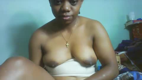 larissa645771 online show from November 23, 2025, 4:18 pm