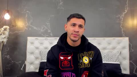 andrew online show from December 18, 2025, 1:06 pm