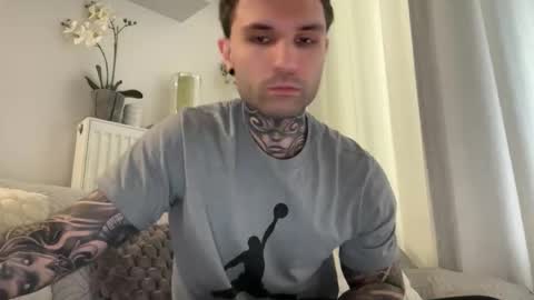 larsskeet online show from November 29, 2025, 1:36 pm