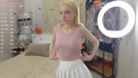 Snapshot of lashandramorgans chatting on November 6, 2025, 1:17 am Emilia for my friends Amy online show from November 6, 2025, 1:17 am