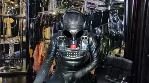 Snapshot of latexlover202 chatting on February 7, 2025, 12:09 am latexlover202 online show from February 7, 2025, 12:09 am