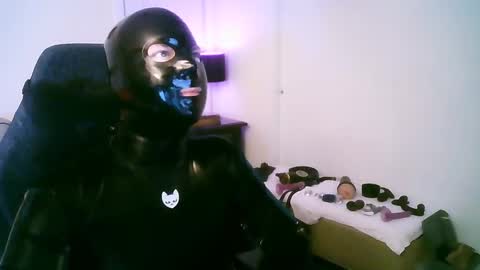 latexminheadroom online show from March 10, 2025, 1:12 am