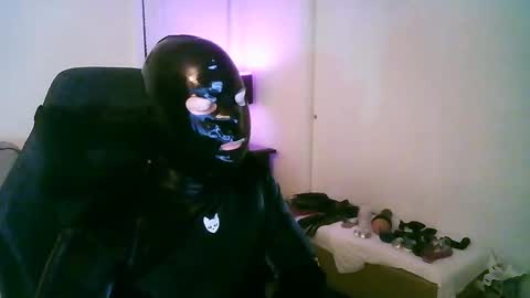 latexminheadroom online show from October 15, 2025, 2:22 am