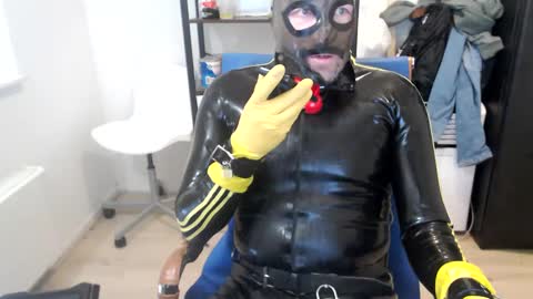 Snapshot of latexslaafboy2 chatting on February 6, 2025, 8:18 am latexslaafboy online show from February 6, 2025, 8:18 am