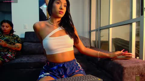 Snapshot of latin_couple77 chatting on December 21, 2024, 3:14 am Sara y Andy online show from December 21, 2024, 3:14 am