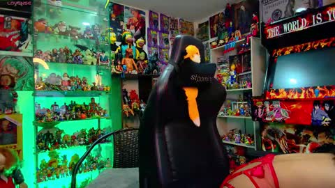 Snapshot of latin_couple77 chatting on February 15, 2025, 6:02 am Sara y Andy online show from February 15, 2025, 6:02 am