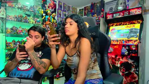 Snapshot of latin_couple77 chatting on February 19, 2025, 6:33 am Sara y Andy online show from February 19, 2025, 6:33 am