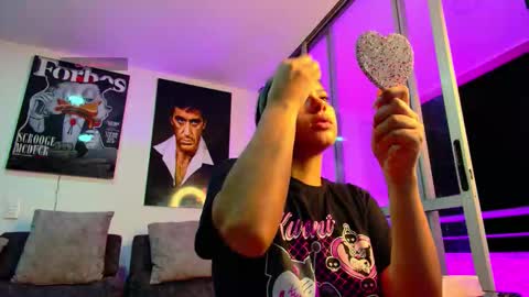 Snapshot of latin_couple77 chatting on November 13, 2025, 12:09 am Sara y Andy online show from November 13, 2025, 12:09 am