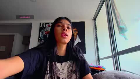 Snapshot of latin_couple77 chatting on November 17, 2025, 8:47 pm Sara y Andy online show from November 17, 2025, 8:47 pm