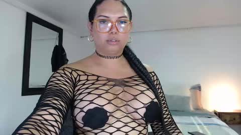 Snapshot of latinaflower_ts chatting on November 2, 2025, 4:20 pm FLOR SALVAJE online show from November 2, 2025, 4:20 pm