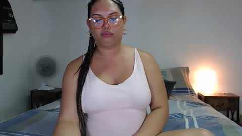 Snapshot of latinaflower_ts chatting on November 18, 2025, 8:57 pm FLOR SALVAJE online show from November 18, 2025, 8:57 pm