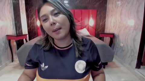 EMMA   online show from November 18, 2025, 2:54 pm