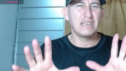 Snapshot of latindaddy_2025 chatting on October 21, 2025, 11:38 pm latindaddy_2025 online show from October 21, 2025, 11:38 pm