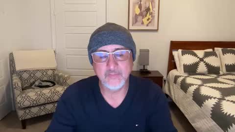 Snapshot of latinnous chatting on October 21, 2025, 3:29 am QS - INDEPENDENT MODEL online show from October 21, 2025, 3:29 am