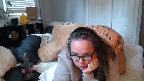 LauLauMa online show from October 29, 2025, 3:36 pm