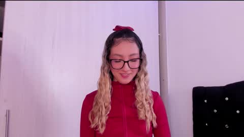 Snapshot of laumiller chatting on October 27, 2025, 11:31 pm Lau Miller online show from October 27, 2025, 11:31 pm