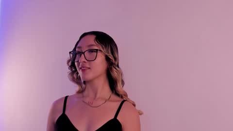 Snapshot of laumiller chatting on November 1, 2025, 10:50 am Lau Miller online show from November 1, 2025, 10:50 am