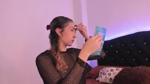 Snapshot of laumiller chatting on November 13, 2025, 2:49 pm Lau Miller online show from November 13, 2025, 2:49 pm