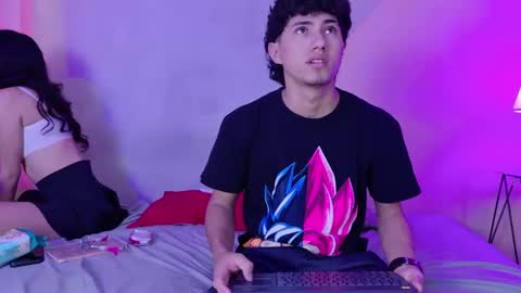 Snapshot of laura_and_kevin chatting on September 11, 2025, 1:44 pm laura_and_kevin online show from September 11, 2025, 1:44 pm