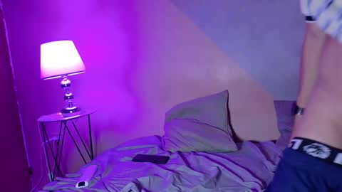 Snapshot of laura_and_kevin chatting on September 18, 2025, 3:47 pm laura_and_kevin online show from September 18, 2025, 3:47 pm