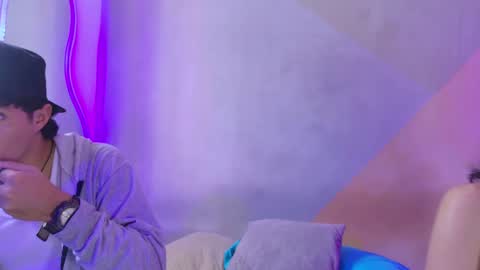 Snapshot of laura_and_kevin chatting on September 29, 2025, 2:11 pm laura_and_kevin online show from September 29, 2025, 2:11 pm