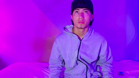 Snapshot of laura_and_kevin chatting on October 2, 2025, 3:08 pm laura_and_kevin online show from October 2, 2025, 3:08 pm