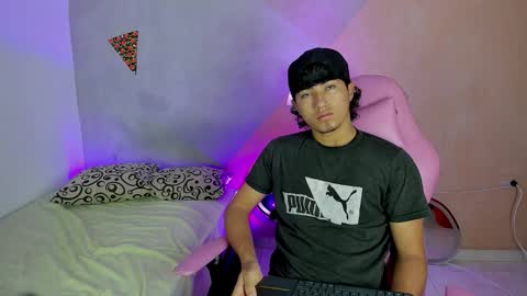 Snapshot of laura_and_kevin chatting on November 20, 2025, 3:12 pm laura_and_kevin online show from November 20, 2025, 3:12 pm