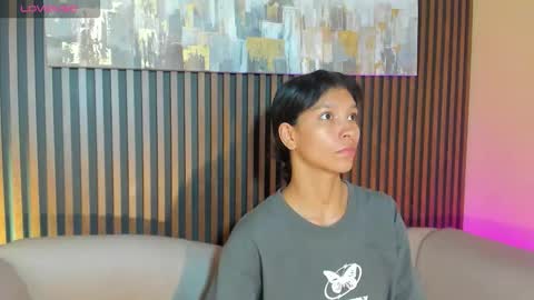 Snapshot of laura_aristizabal_19 chatting on October 22, 2025, 12:38 pm Laura online show from October 22, 2025, 12:38 pm