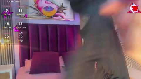 Snapshot of laura_aristizabal_19 chatting on October 28, 2025, 1:03 pm Laura online show from October 28, 2025, 1:03 pm