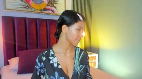 Snapshot of laura_aristizabal_19 chatting on November 19, 2025, 12:49 pm Laura online show from November 19, 2025, 12:49 pm