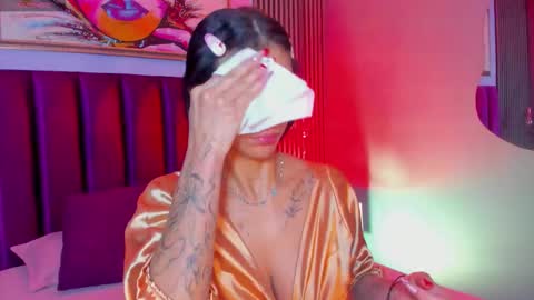 Snapshot of laura_aristizabal_19 chatting on December 3, 2025, 12:47 pm Laura online show from December 3, 2025, 12:47 pm