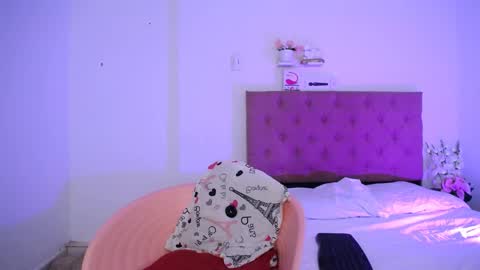 Snapshot of laura_candy02 chatting on January 17, 2025, 6:12 pm LAURA online show from January 17, 2025, 6:12 pm
