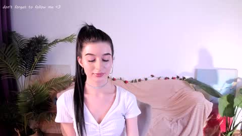 Snapshot of laura_coy chatting on February 5, 2025, 11:28 pm Laura online show from February 5, 2025, 11:28 pm