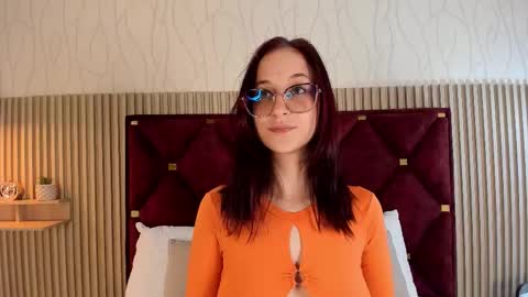 LauraIvy online show from October 2, 2025, 12:45 pm