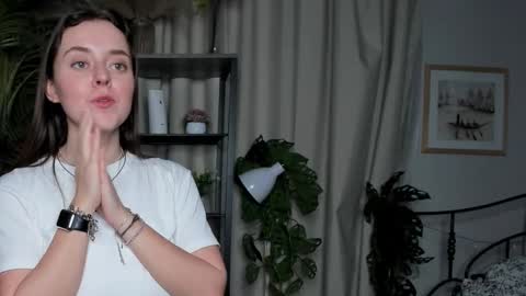Snapshot of laura_mutti chatting on October 20, 2025, 3:45 pm Samantha online show from October 20, 2025, 3:45 pm