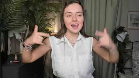 Snapshot of laura_mutti chatting on October 25, 2025, 2:13 pm Samantha online show from October 25, 2025, 2:13 pm