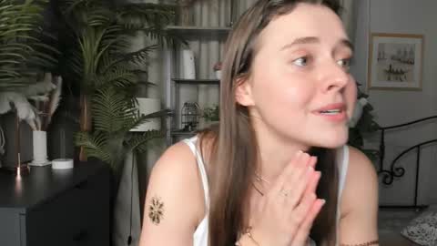 Snapshot of laura_mutti chatting on October 30, 2025, 2:18 pm Samantha online show from October 30, 2025, 2:18 pm