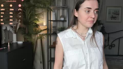 Snapshot of laura_mutti chatting on November 8, 2025, 2:28 pm Samantha online show from November 8, 2025, 2:28 pm