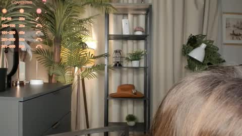 Snapshot of laura_mutti chatting on November 22, 2025, 3:11 pm Samantha online show from November 22, 2025, 3:11 pm