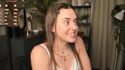 Snapshot of laura_mutti chatting on November 27, 2025, 4:09 pm Samantha online show from November 27, 2025, 4:09 pm