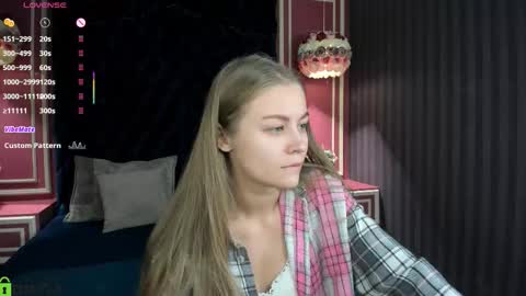 Snapshot of laura_pudd chatting on December 4, 2025, 10:46 am Laura online show from December 4, 2025, 10:46 am