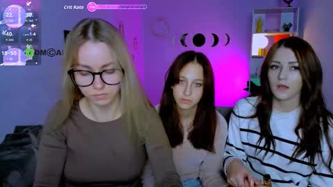 laura_queen_ online show from September 29, 2025, 7:08 pm