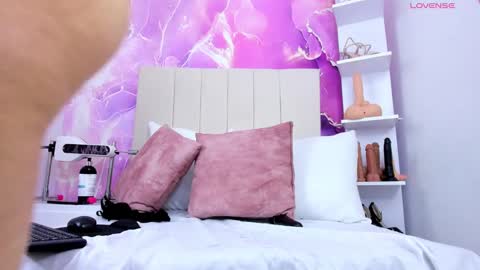 Laura Smith online show from January 21, 2025, 8:43 pm