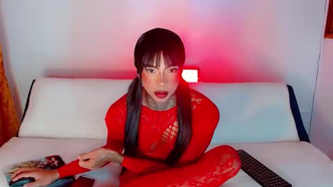 Snapshot of laura_sweet7 chatting on February 21, 2025, 2:17 am Laura online show from February 21, 2025, 2:17 am
