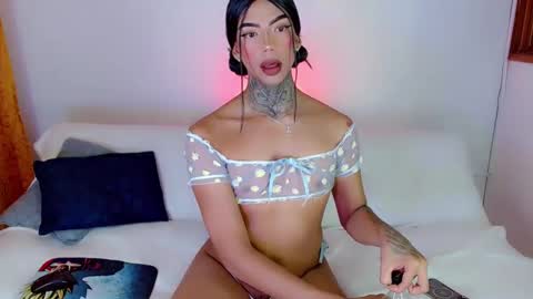 Snapshot of laura_sweet7 chatting on March 4, 2025, 4:17 am Laura online show from March 4, 2025, 4:17 am