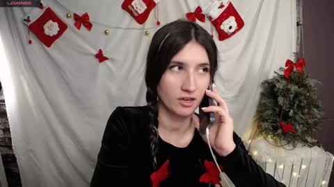 Snapshot of lauradre_ chatting on December 13, 2024, 8:51 am Laura online show from December 13, 2024, 8:51 am