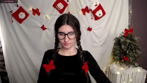 Snapshot of lauradre_ chatting on December 13, 2024, 3:21 pm Laura online show from December 13, 2024, 3:21 pm