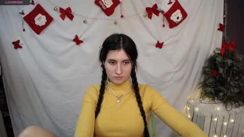 Snapshot of lauradre_ chatting on December 14, 2024, 12:55 pm Laura online show from December 14, 2024, 12:55 pm