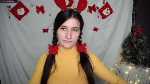 Snapshot of lauradre_ chatting on December 24, 2024, 8:44 am Laura online show from December 24, 2024, 8:44 am