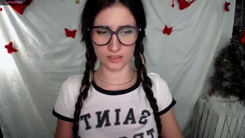 Snapshot of lauradre_ chatting on January 3, 2025, 2:51 pm Laura online show from January 3, 2025, 2:51 pm